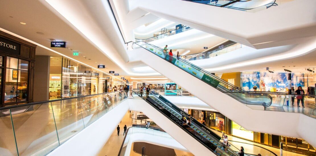 Can commercial architects design shopping malls?